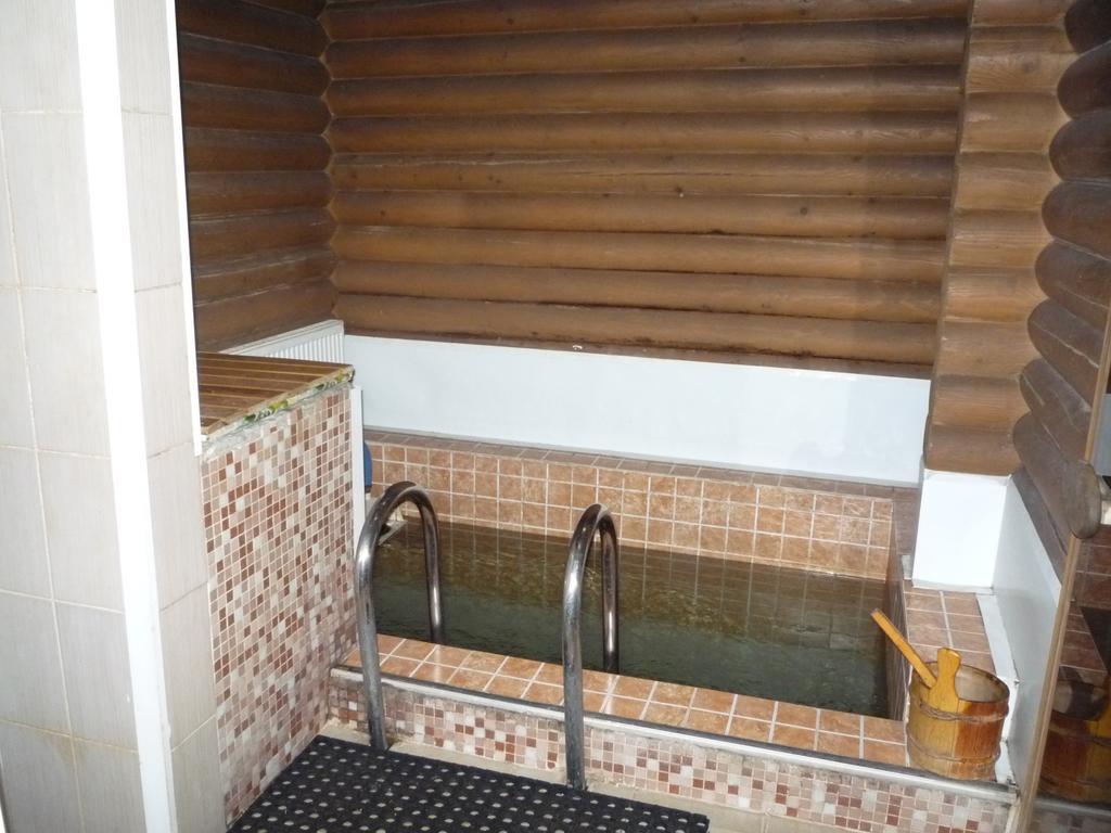 Hotel Restaurant Complex Boyarskiy Dvor Boyarka Zewnętrze zdjęcie